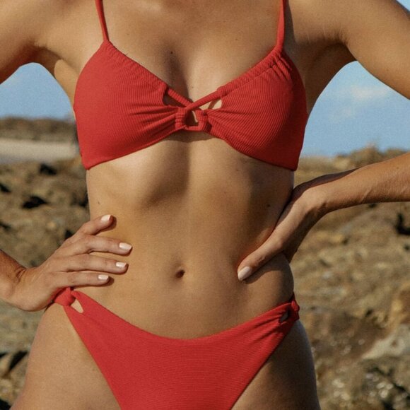 BERLOOK Red Tie Front Ribbed Bikini Top AND Red Cut-Out Ribbed Bikini Bottom 38 - Picture 2 of 16